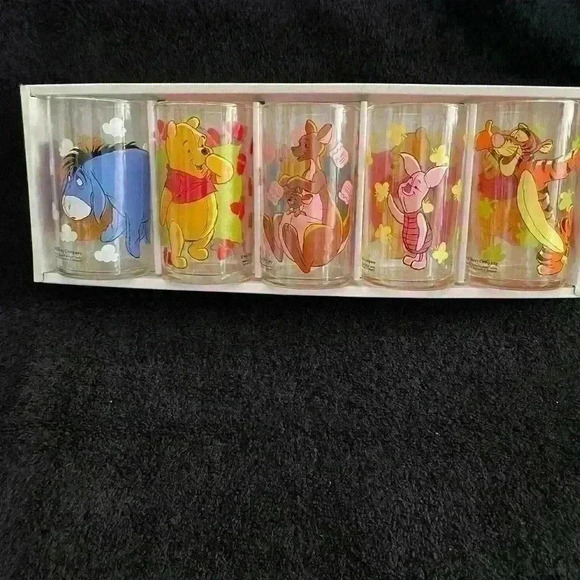 Vintage Disney’s Winnie the Pooh glass set. NWOT - Picture 6 of 6